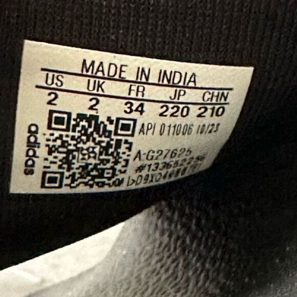 Adidas Black and White Slide Sandals Unisex Kids Size 2 - Picture 9 of 9